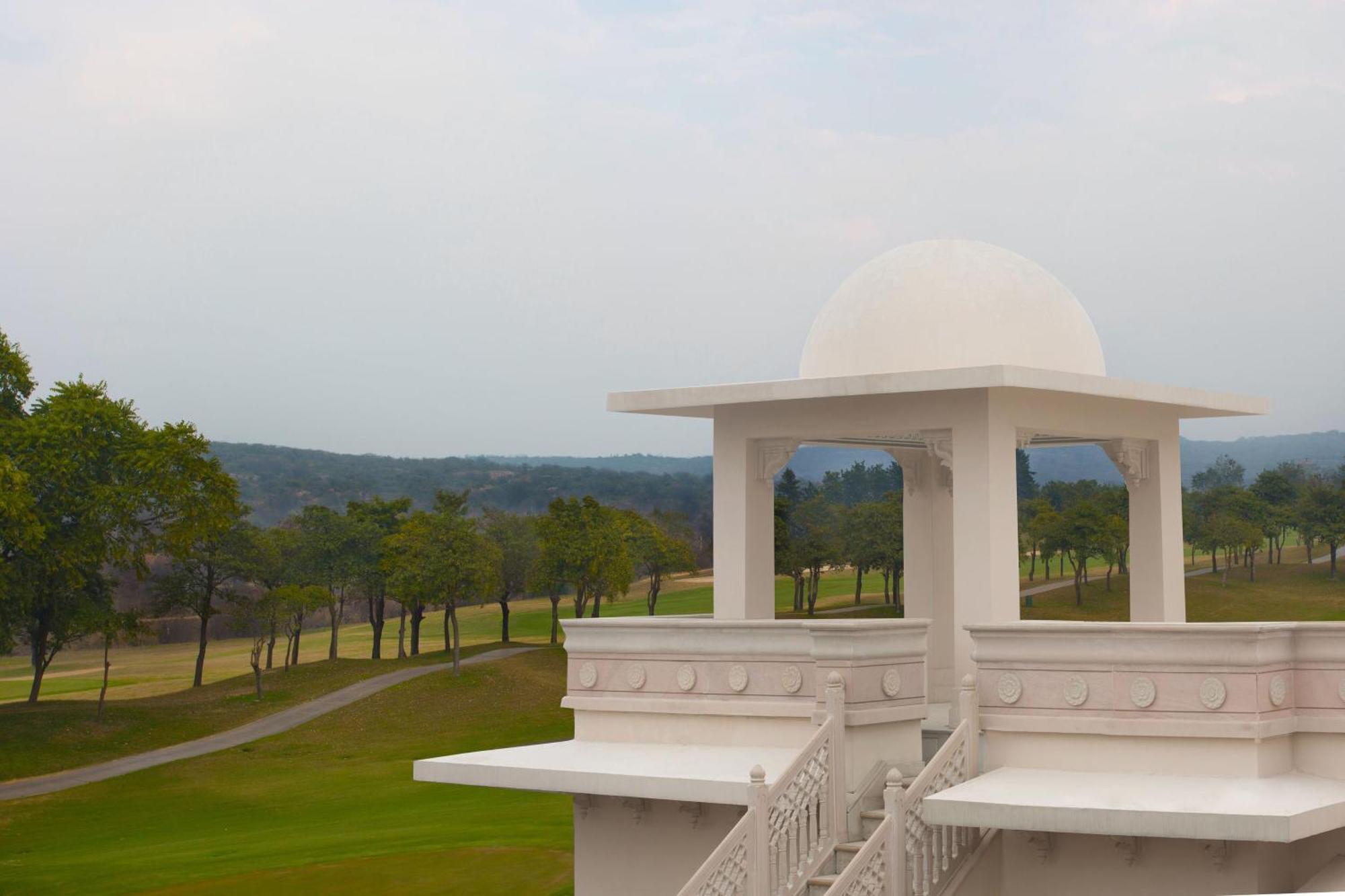 Itc Grand Bharat, A Luxury Collection Retreat, Gurgaon, New Delhi Capital Region Hotel Bagian luar foto